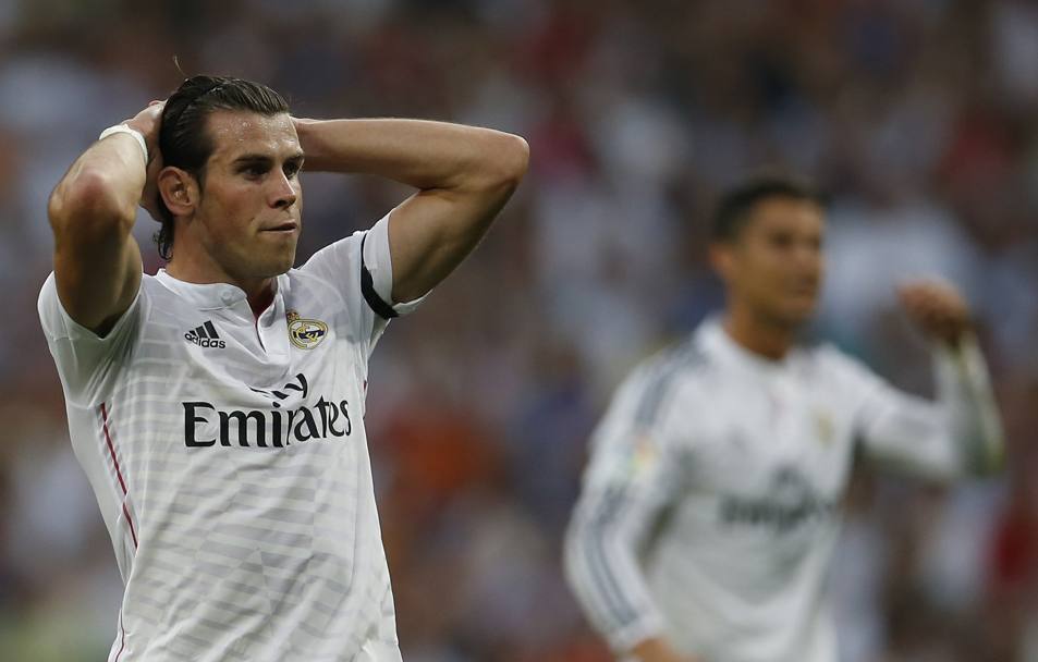 Moy para, Bale si porta le mani tra i capelli. Reuters
